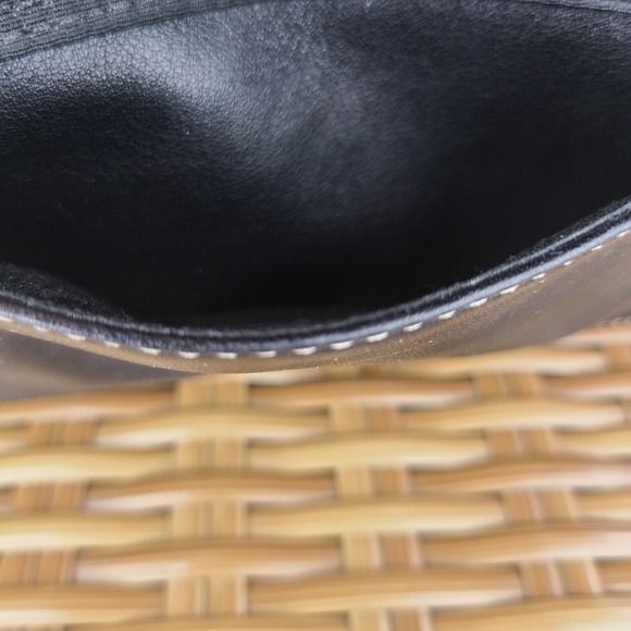 Coach Soho Black Leather Wristlet Clutch Bag Purse Buckle Detail Small - Picture 13 of 14